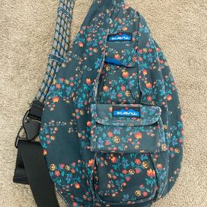 SOLD—HTF Kavu Wild Poppy Rope Bag & Matching Wallet Set EUC